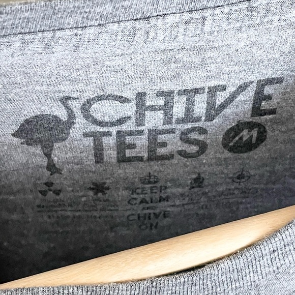 Chive Tees Saturday Font Cat & Mouse Graphic Gray T Shirt Adult size Medium KCCO - Picture 4 of 4